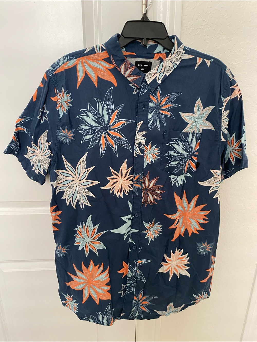 Quiksilver Men’s Navy Floral Short-Sleeve Button Shirt